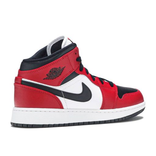 AIR JORDAN 1 MID CHICAGO BLACK TOE