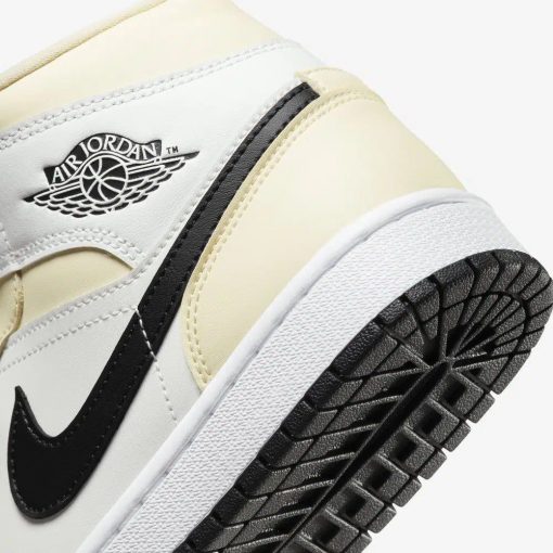 AIR JORDAN 1 MID COCONUT MILK