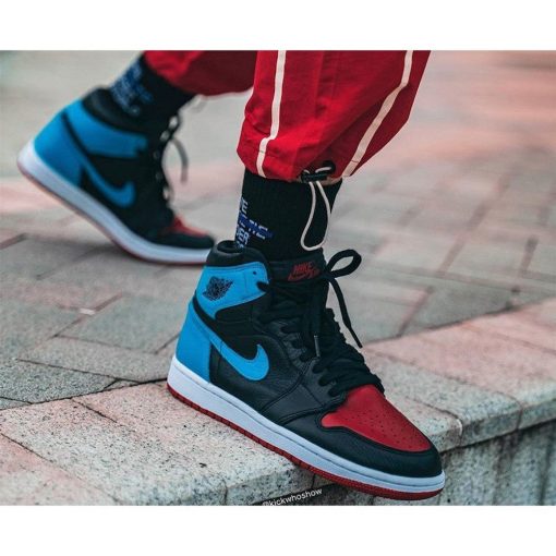 AIR JORDAN 1 RETRO HIGH NC TO CHI